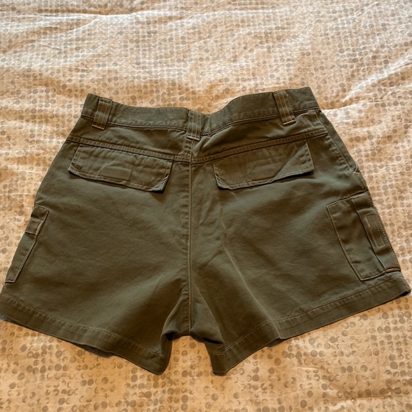 Old Navy khaki green shorts size 6 - Picture 2 of 3